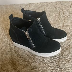 Steve Madden Black Wedge Bootie 6.5